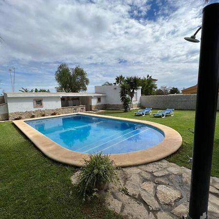 Chalet En La Barrosa, Piscina+Bbq+Grifo De Cerveza Chiclana de la Frontera Bagian luar foto